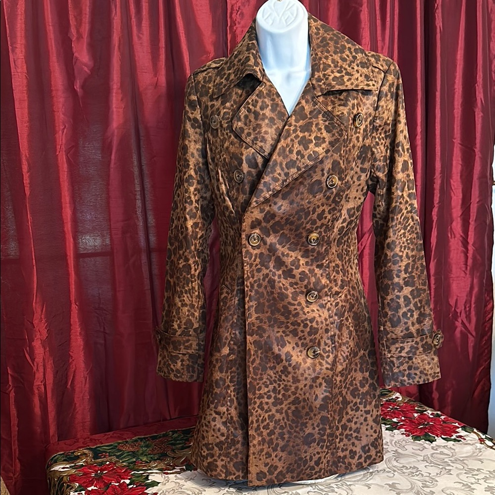 Cache Brown Trench Coat with Elegant Paisley Design